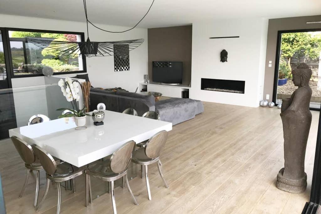 Le Luxury Apartment Sene ภายนอก รูปภาพ